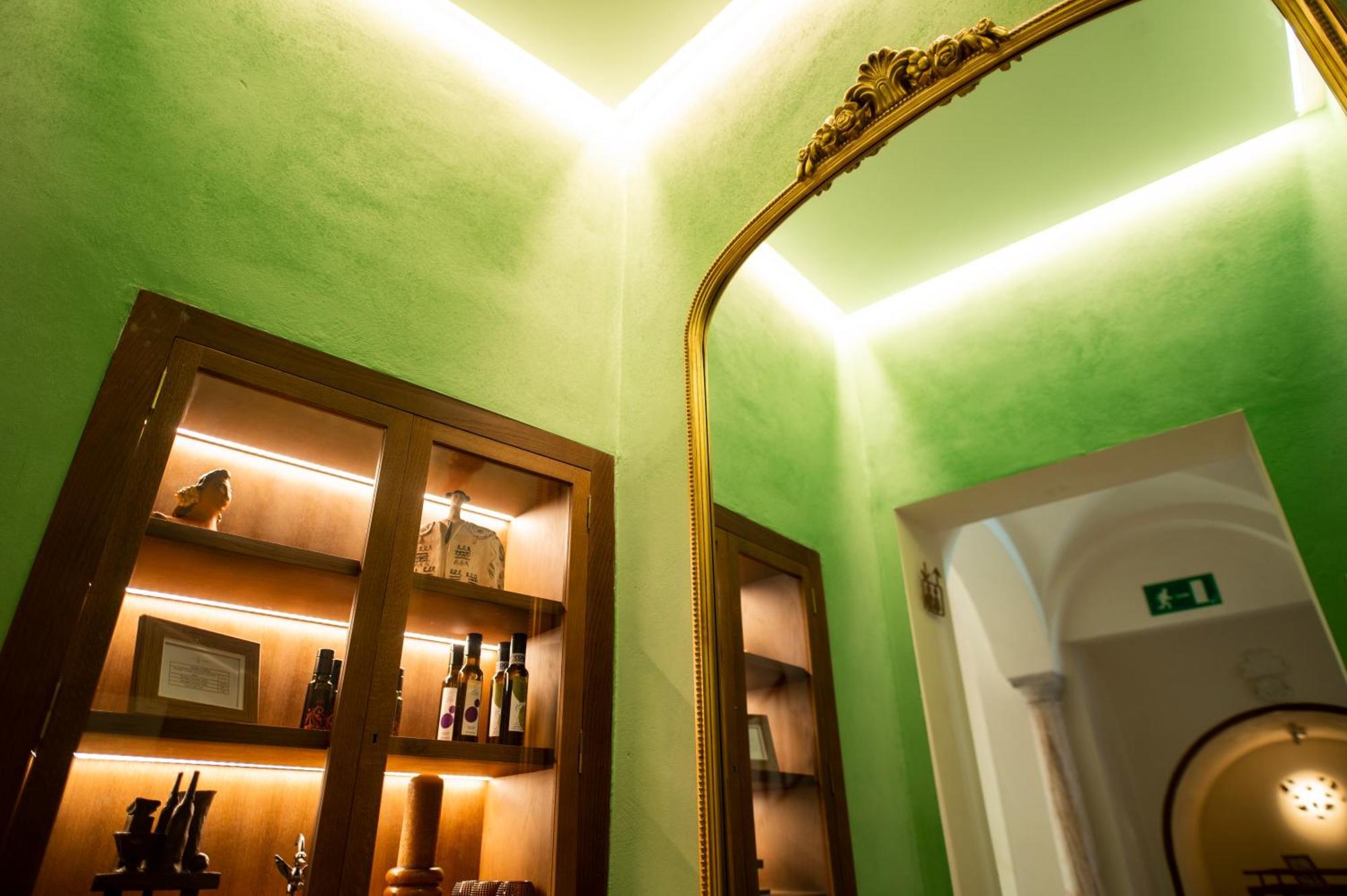 Legado Magdalena Hotel Seville Luaran gambar